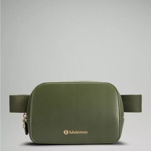 🆕 Lululemon Everywhere Belt Bag Cactus Leather - Barack Gold